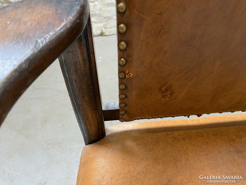 Chairs with leather covering - armrests