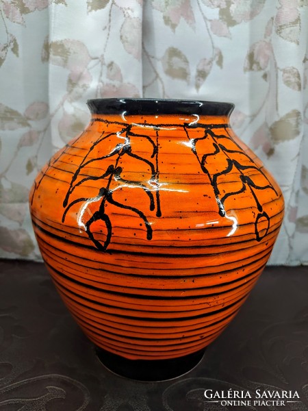 Hollow retro vase
