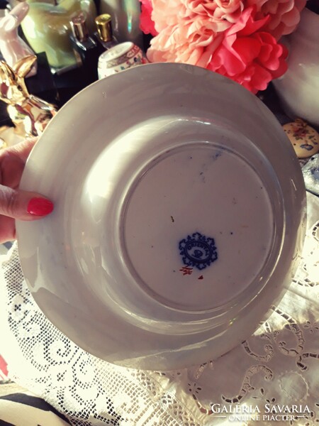Oriental large English serving bowl with Imari pattern