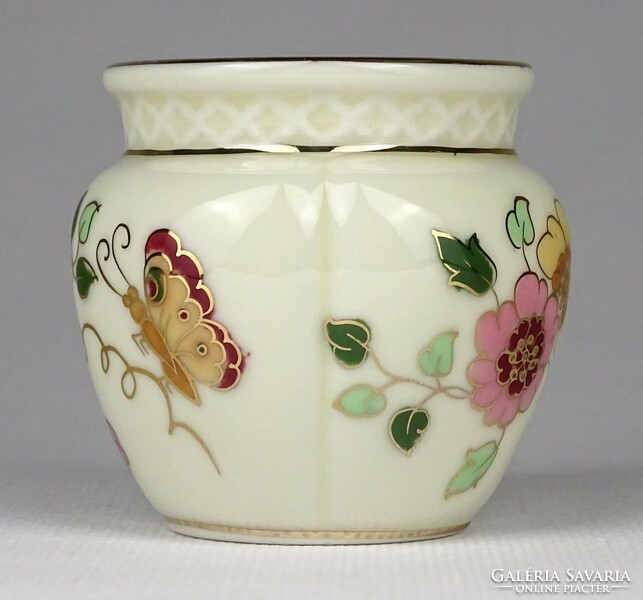 1M516 Pillangós vajszínű Zsolnay porcelán gerezdes váza 5.8 cm