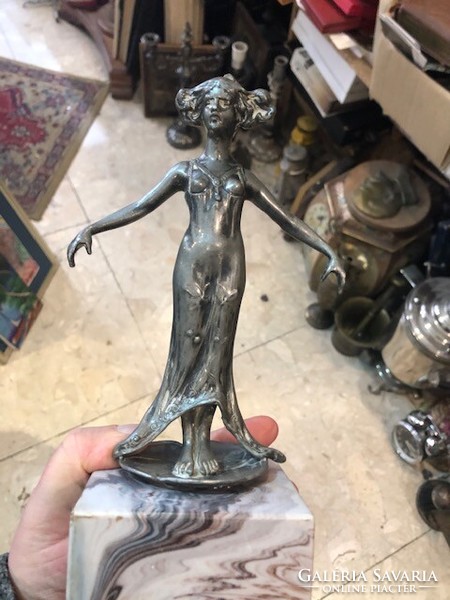 Art Nouveau metal sculpture, 18 cm high.