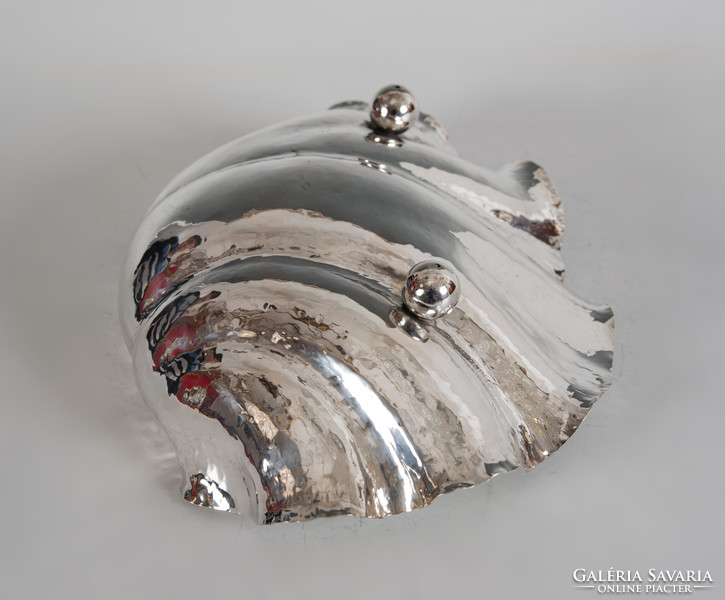 Ezüst kagyló alakú kézzel kalapált tál