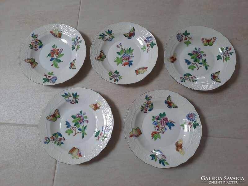 Set of 5 antique, 1945 Herend Victoria pattern porcelain cake plates