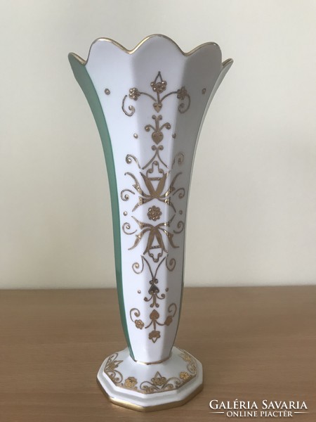 Chalice vase of Éva Bakos from Herend