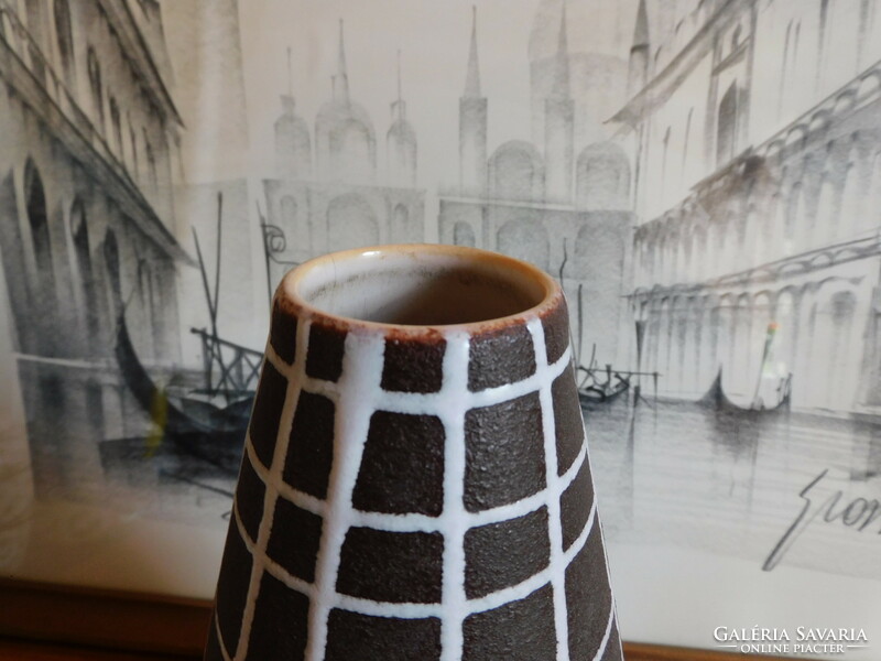 Mid century veb haldensleben checkered vase - 23 cm