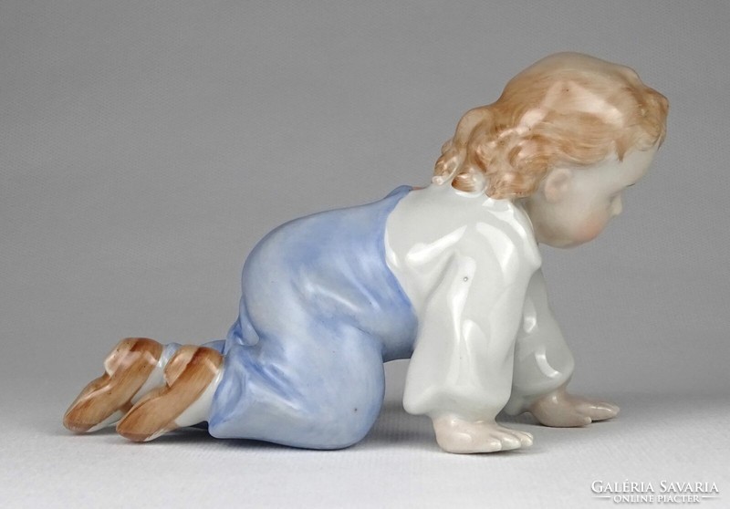 1M513 Zsolnay SINKÓ porcelán mászó kislány 16.5 cm