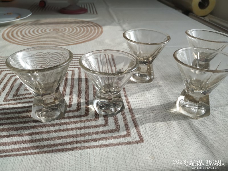 4 art deco drinking glasses for sale! Broken glass square glasses 4 pcs