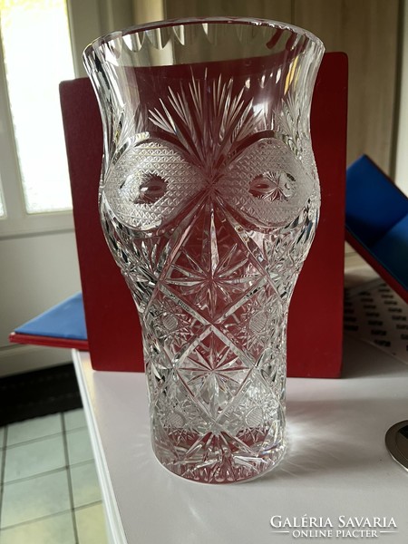 Lead crystal vase in its carrying bag and box