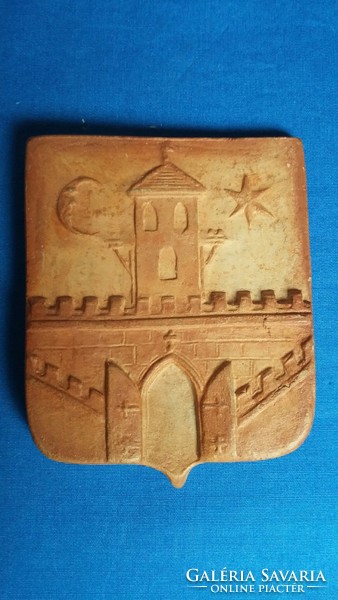 Terracotta plaque: coat of arms of Szombathely