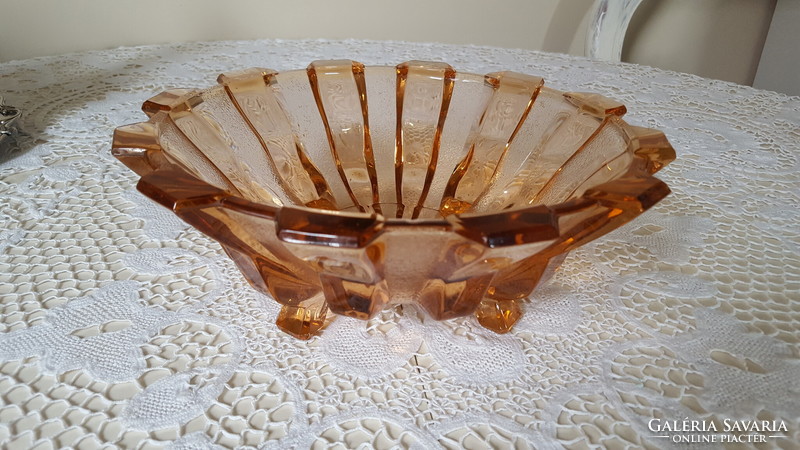 Beautiful art deco inwald salmon-colored, thick crystal bowl