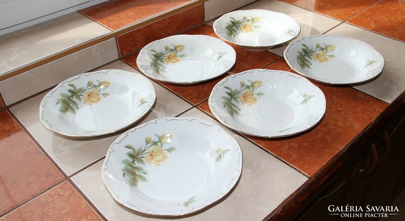 Zsolnay sárgarózsás mély tányér 6 db.