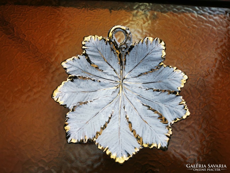 Gilded leaf offering bowl