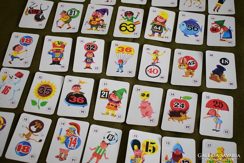 34 old playing card numbers with the same number. Card