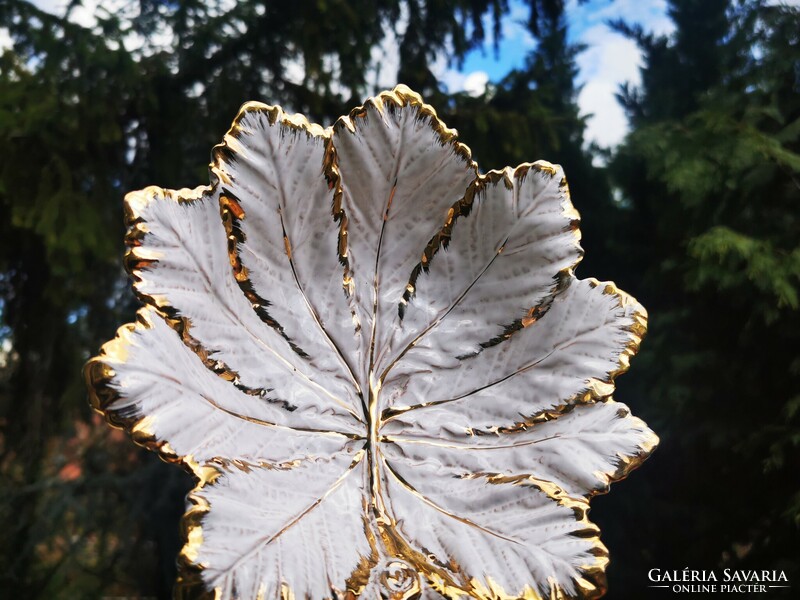 Gilded leaf offering bowl