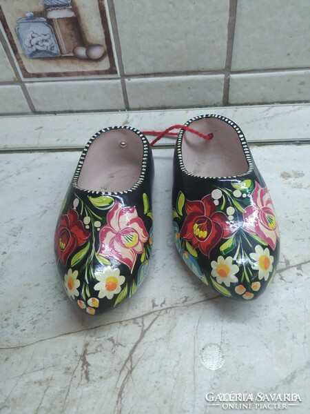 Pair of ceramic clogs, wall decoration decorated with a folk pattern for sale!