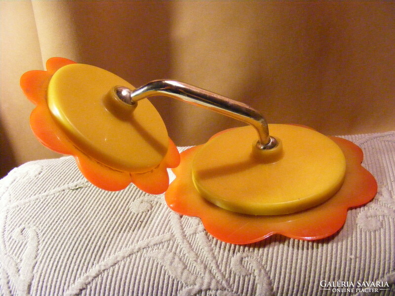 Retro sunflower plastic vanity mirror with two mirrors and ball joints