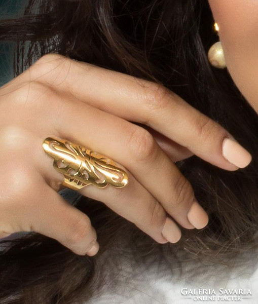 Gorgeous medical metal gold-plated ring, very showy. !! It's like gold. !!
