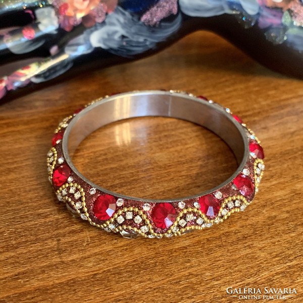 1 Vintage striking metal bracelet with rhinestones, quality old Italian jewelry from the 1980s 65mm
