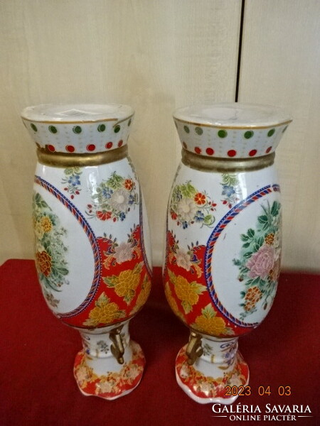 Kínai mázas kerámia váza, párban, magassága 29,5 cm. Jókai.