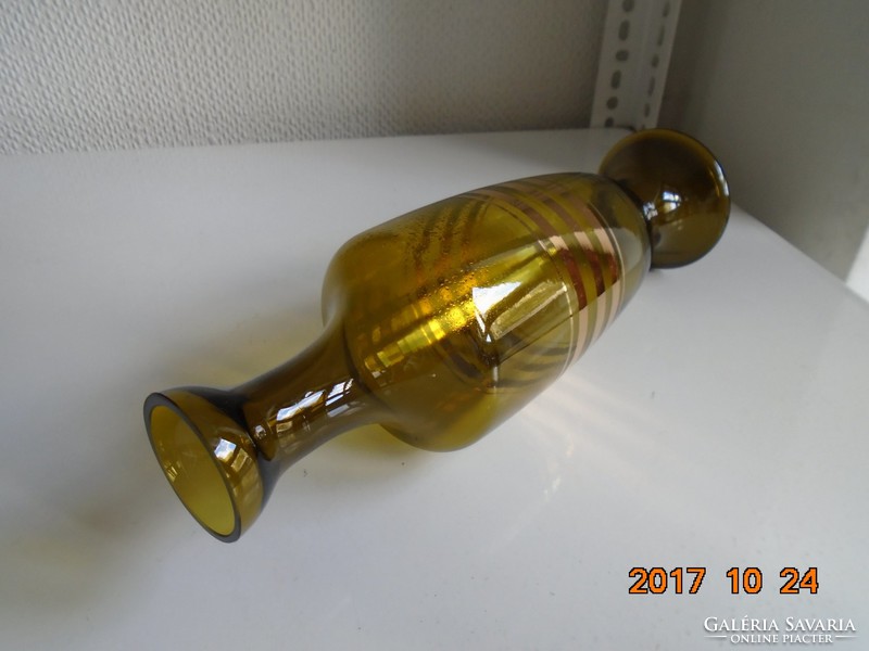 Gold-striped amber glass spout