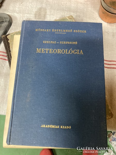 Meteorológia könyv 1986