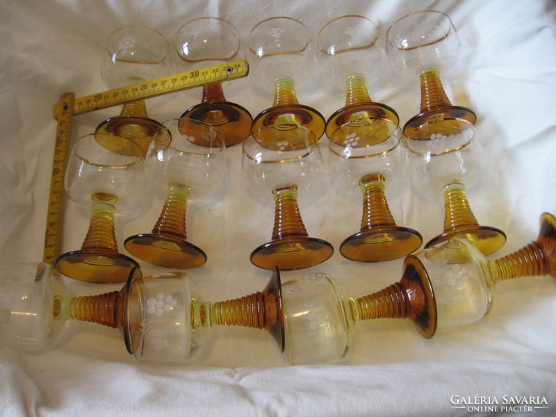 Crystal römer glasses with amber base
