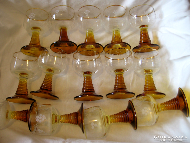 Crystal römer glasses with amber base
