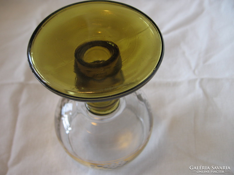 Arany szőlő mintávaldíszített Römer pohár sárgászöld talppal