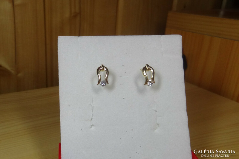 Gold-colored stud earrings with zirconia stone, high shine, hard to wear