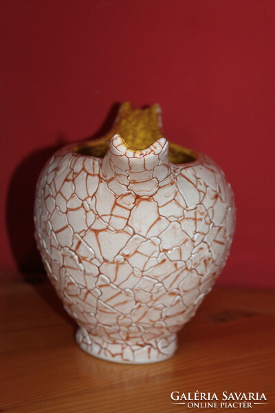 Gorka gauze: cracked vase