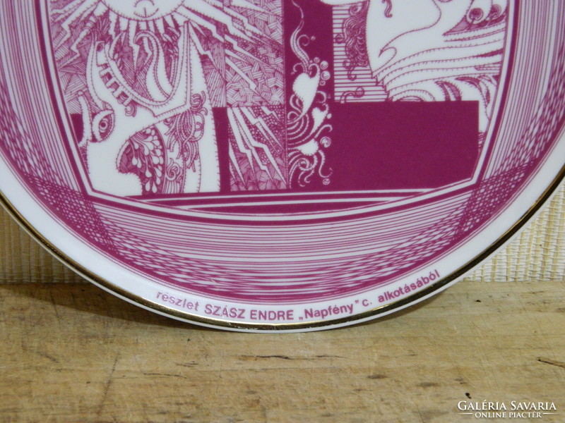 Purple Saxon endre wall plate