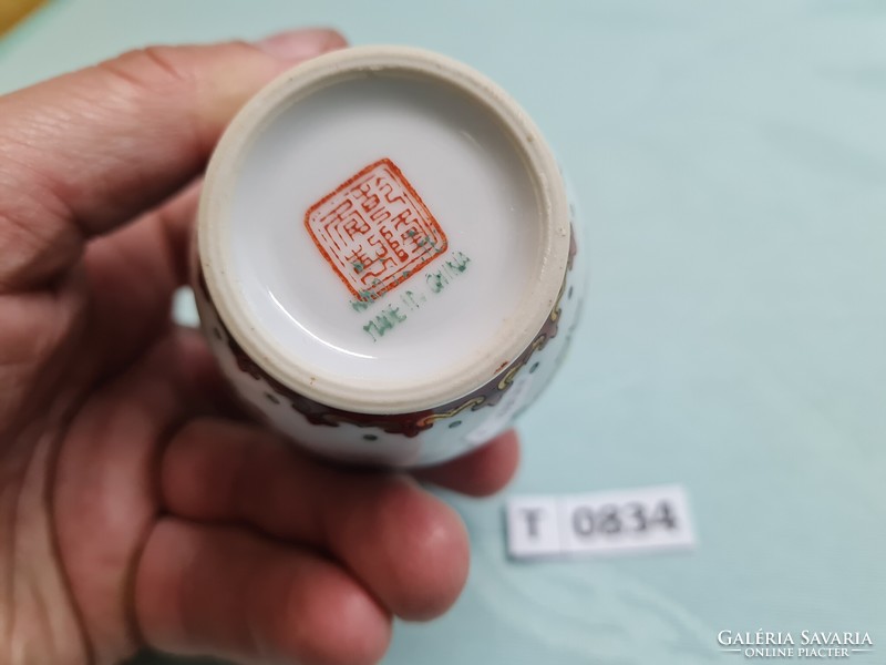 T0834 Kínai mini váza 11 cm