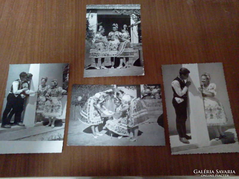 Képeslap  Népviseleti  4 db fekete-fehér képeslap