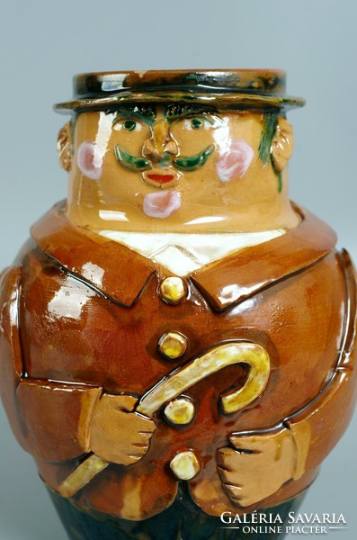 Varga Mátyás kerámia ember alakú váza Szeged