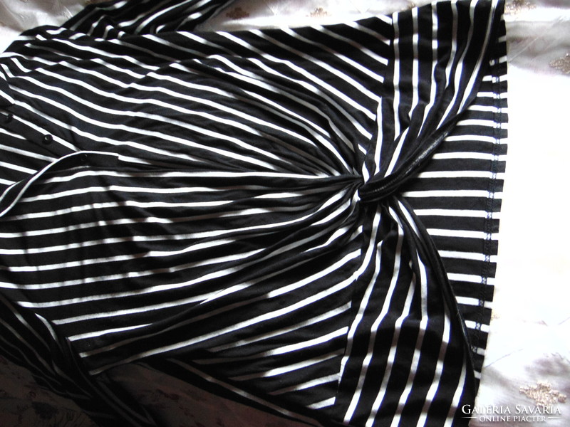 Elegant black and white striped viscose blouse