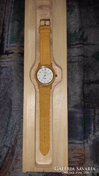 Women's waidzeit austria wooden wristwatch