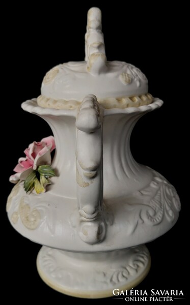 Dt/167 – capodimonte urn vase with 2 handles and lid