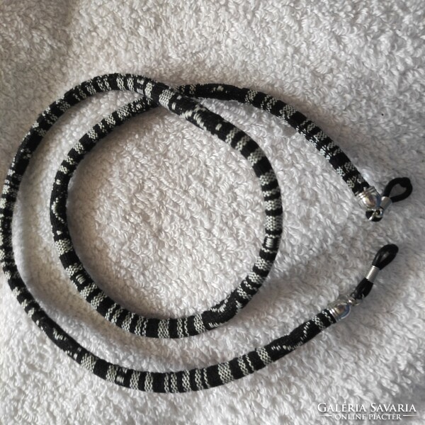 Woven, textile eyeglass chain - also for metal-sensitive people