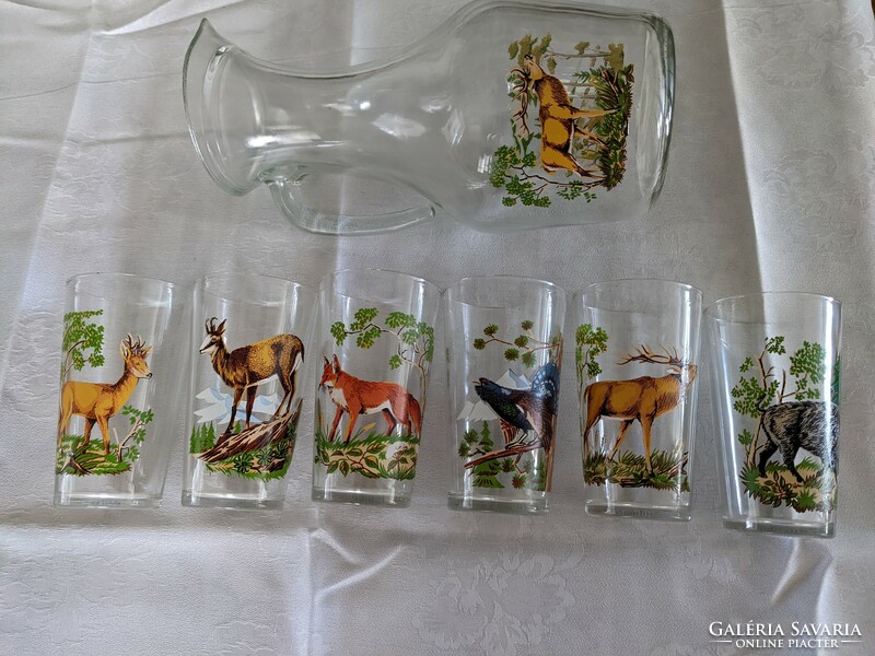 Hunting pattern glass jug and 6 glasses