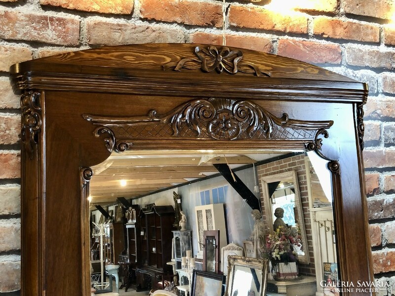 Renovated Viennese Baroque mirror.