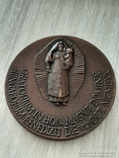 Bronze commemorative medal issued for the consecration of the Hungarian Grandmothers' Chapel by Pope János Pál 1980