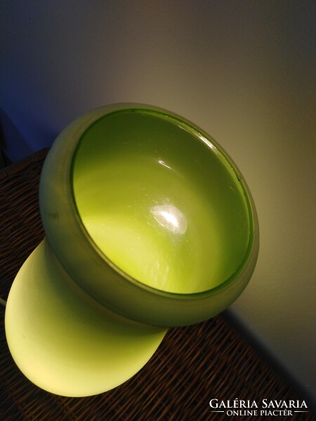 Bauhaus - hutás jellegű, asztali  üveg lámpa - zöld