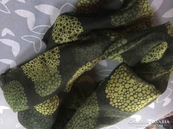 Abstract-patterned green round scarf, fashion scarf