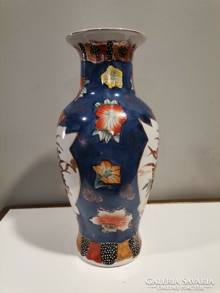 Beautiful, large Chinese vase marked. Negotiable!