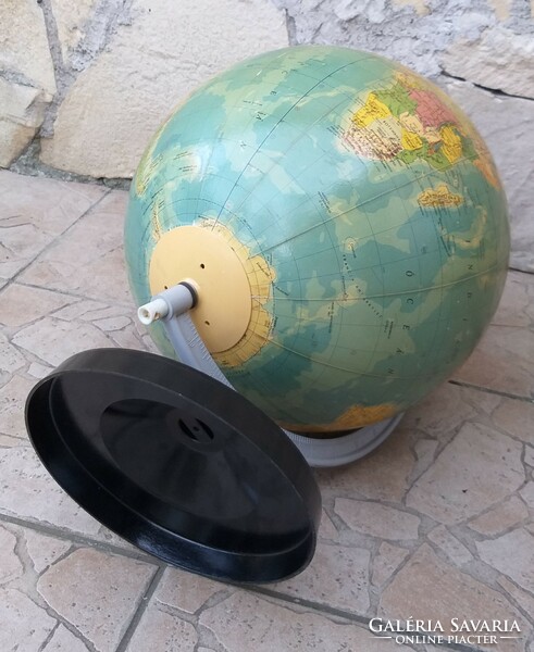 Retro large globe 30 cm