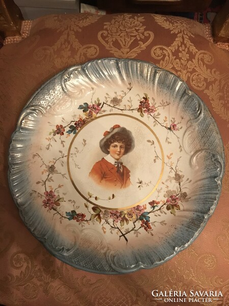 Ludwig wessel 1897 bonn-poppelsdorf faience plate with the image of a noble lady