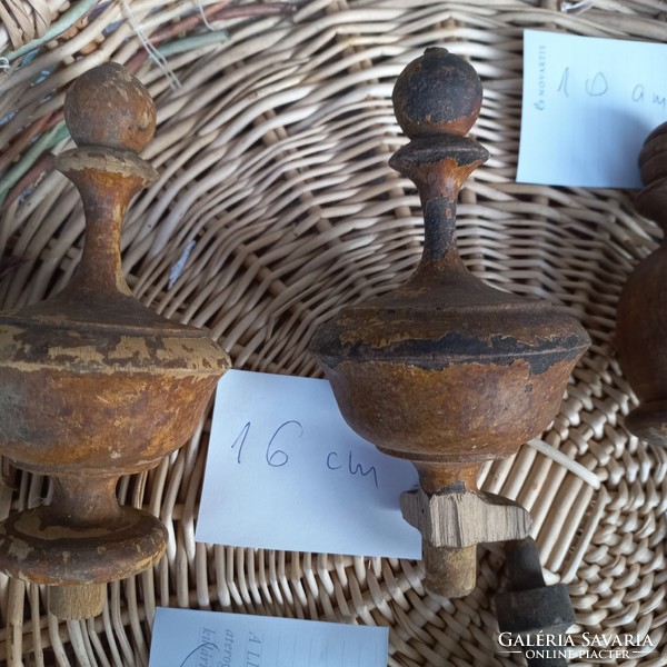 Old wooden furniture or clock ornament complements