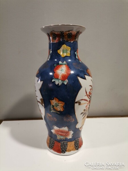 Beautiful, large Chinese vase marked. Negotiable!