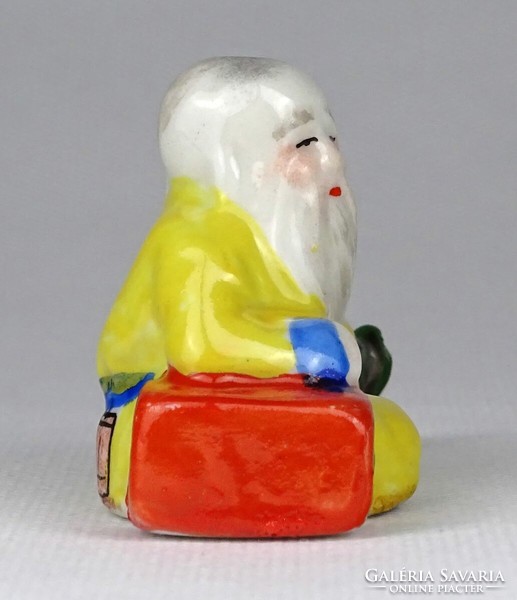 1M559 old small Chinese oriental sage porcelain figure 7 cm