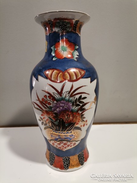 Beautiful, large Chinese vase marked. Negotiable!